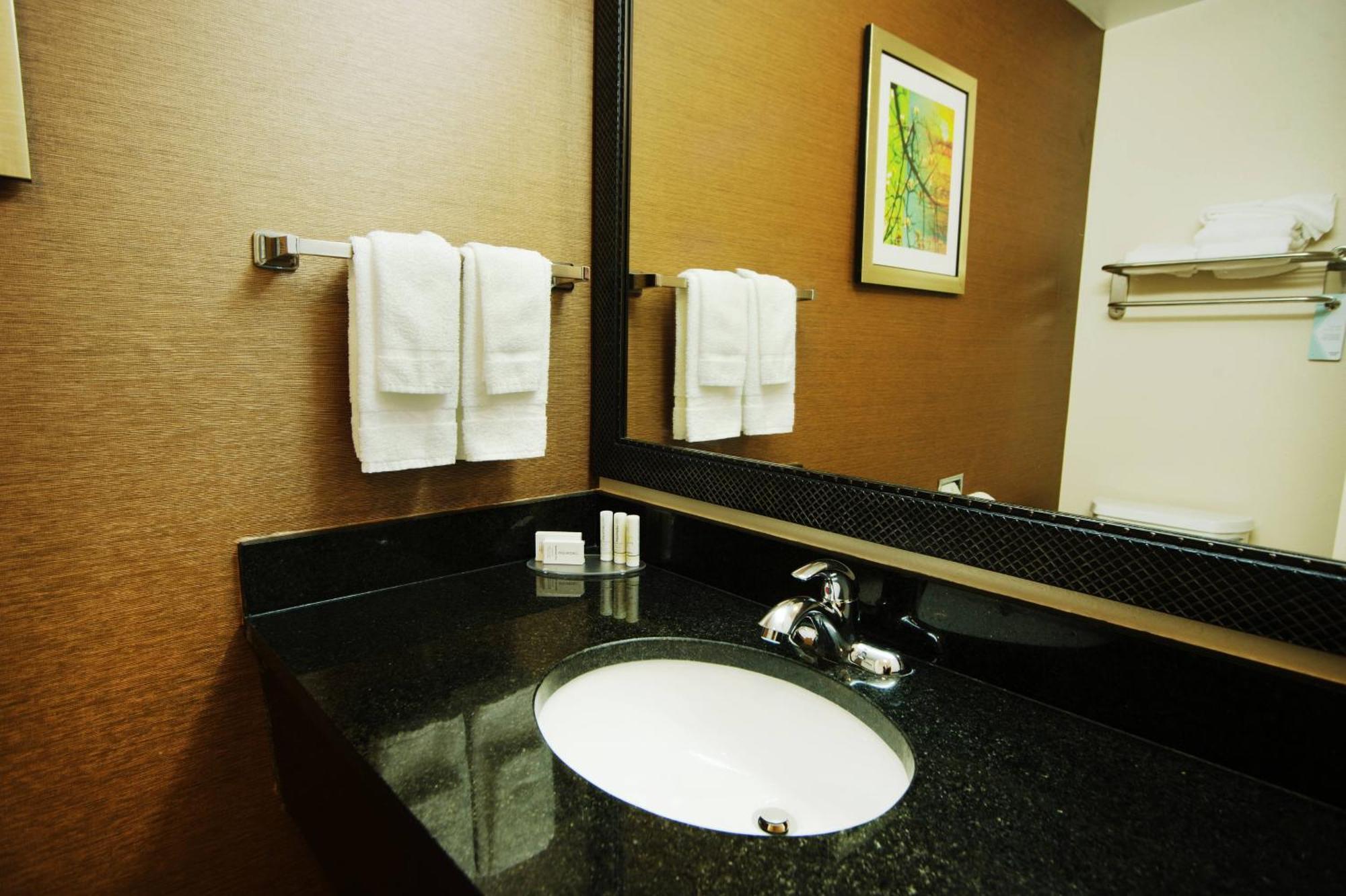 Fairfield Inn And Suites By Marriott Маскогі Екстер'єр фото